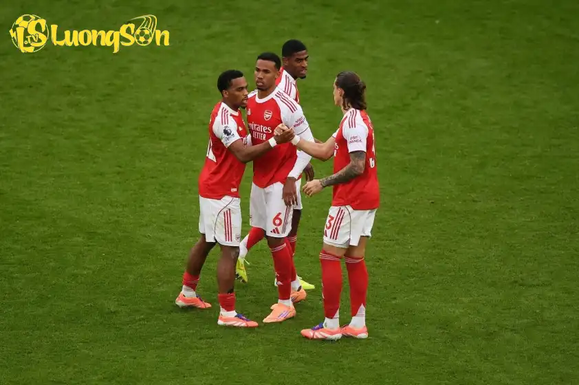 Arsenal đang là ứng cử viên số 1 cho chức vô địch Premier League mùa này (Ảnh: CLB) Arsenal đang là ứng cử viên số 1 cho chức vô địch Premier League mùa này (Ảnh: CLB)